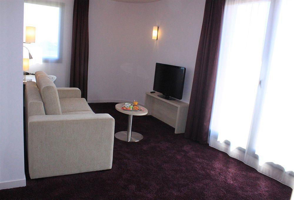 Brit Hotel Vendee Mer Les Achards  Екстер'єр фото