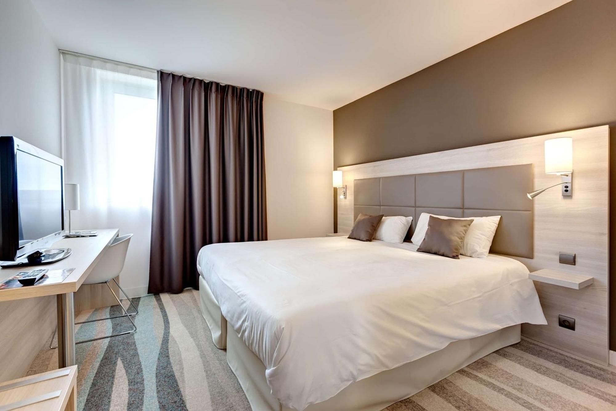 Brit Hotel Vendee Mer Les Achards  Екстер'єр фото
