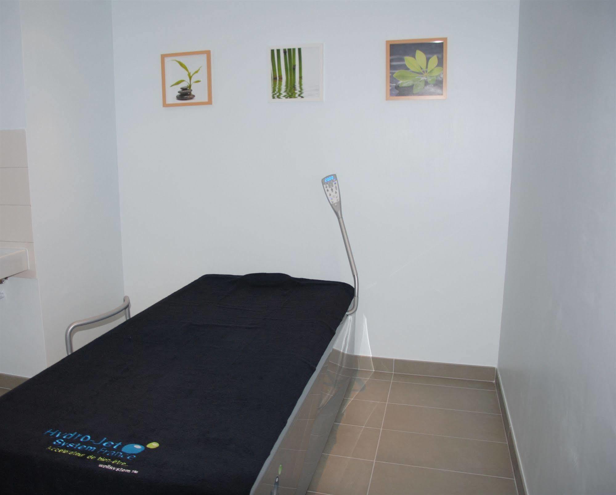 Brit Hotel Vendee Mer Les Achards  Екстер'єр фото